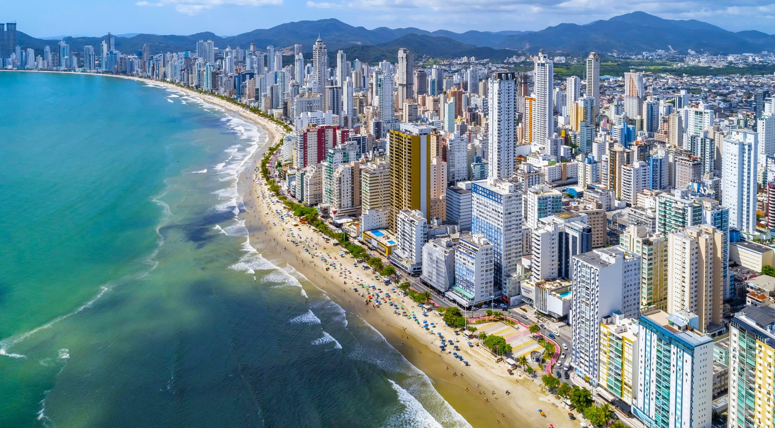 Camboriu Bus y Hotel 8 días Verano 2027